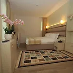 Otel Capital Bruci
