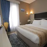 Capital Bruci Otel 3*
