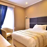 Capital Bruci Otel 3*
