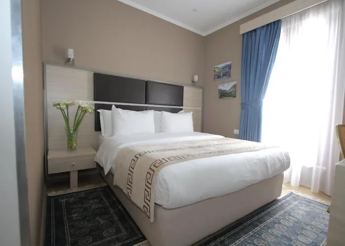 Capital Bruci 3* Τίρανα