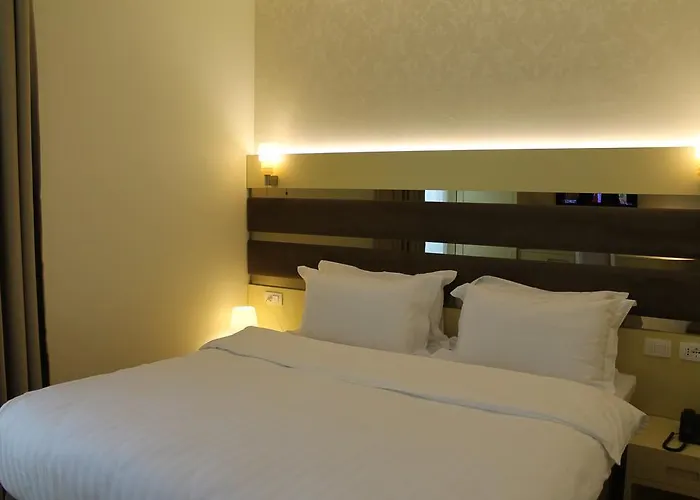 Ξενοδοχείο Capital Bruci 3*