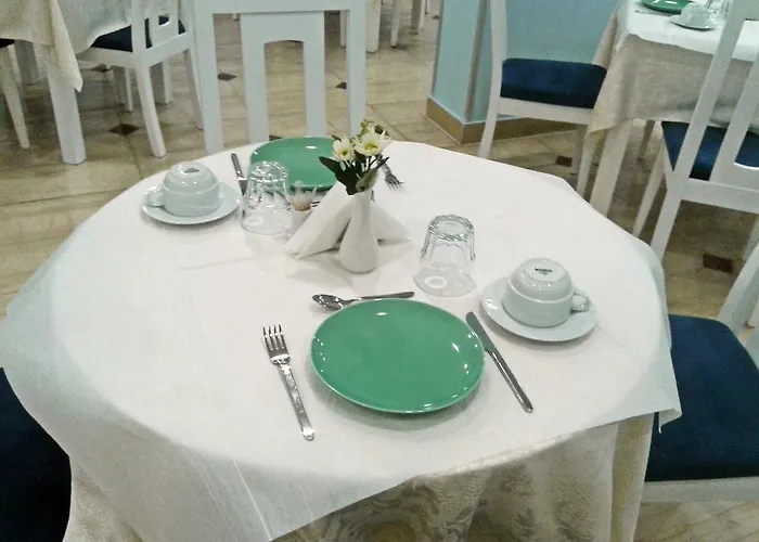 Capital Bruci Τίρανα