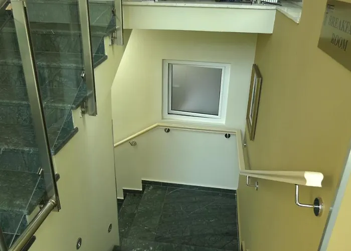 Ξενοδοχείο Capital Bruci 3*