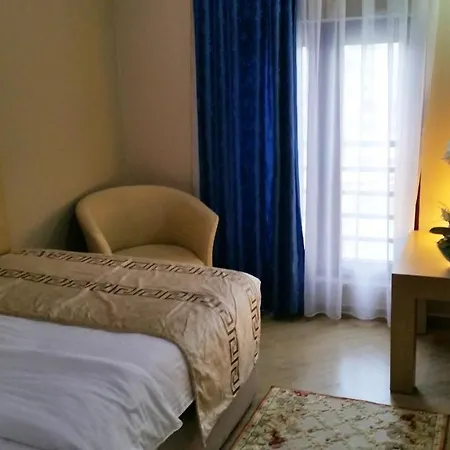 Capital Bruci 3* Τίρανα