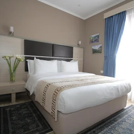 Capital Bruci 3* Tiran