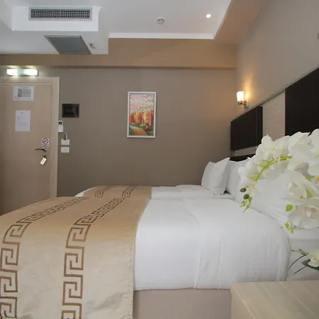 Capital Bruci Hotel