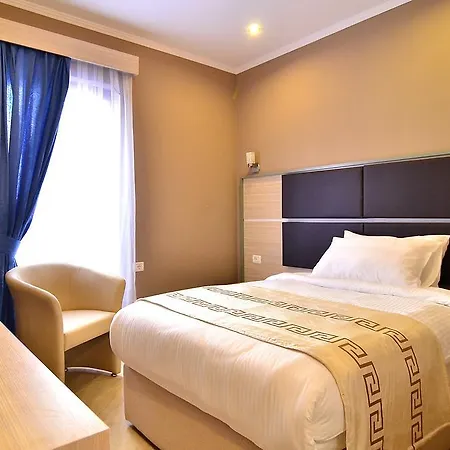 Capital Bruci Hotel 3*