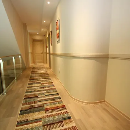 Capital Bruci Otel