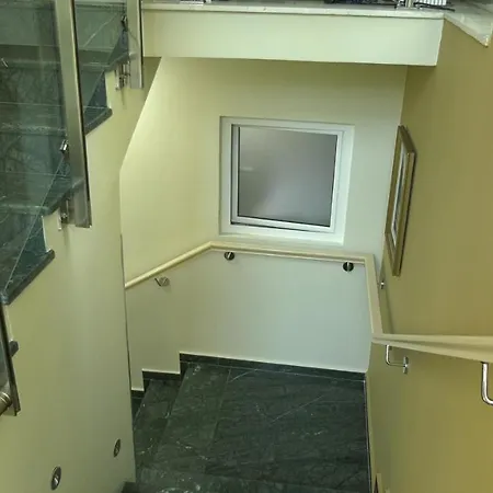 Otel Capital Bruci 3*