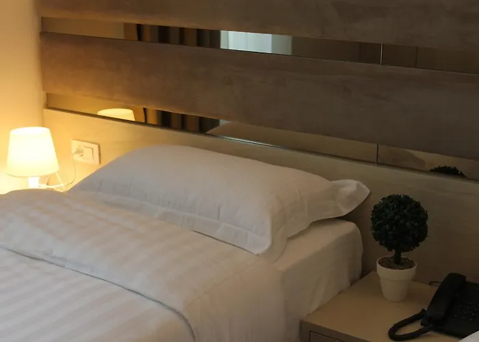 Capital Bruci Hotel 3*